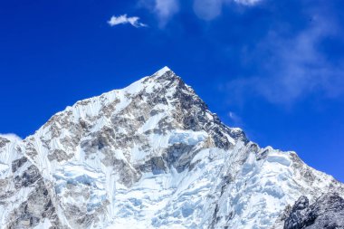 Nepal'deki Everest Merkez kampına trekking.