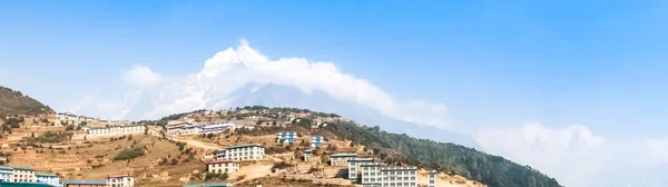徒步到尼泊尔珠穆朗玛峰基地营地 — 图库照片