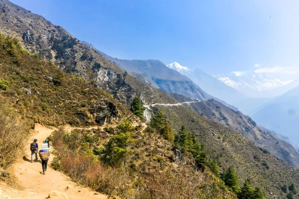 Nepal'deki Everest Merkez kampına trekking — Stok fotoğraf