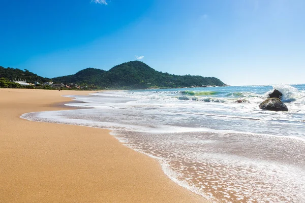 Beach in Balneario Camboriu, Santa Catarina, Brazil. Estaleirinh — Stock fotografie