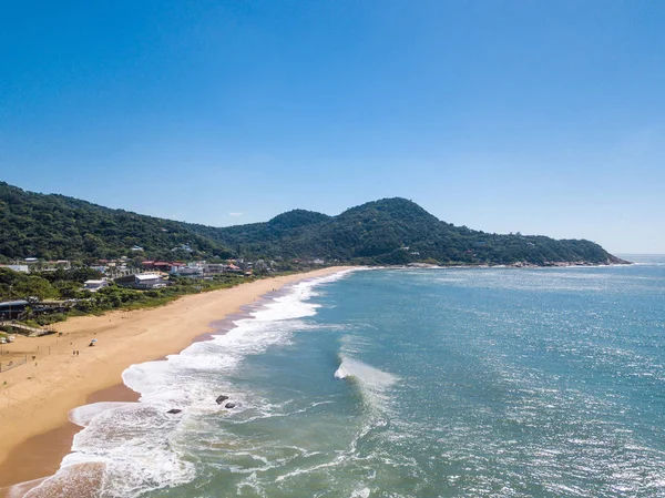 Praia em Balneario Camboriu, Santa Catarina, Brasil. Estaleirinh — Fotografia de Stock