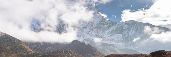 Ama Dablam Berg. Trekking Everest Basiskamp. Nepal. — Stockfoto