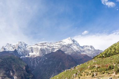 Namche Çarşısı köyü Everest Üssü yolunda. Nepal.