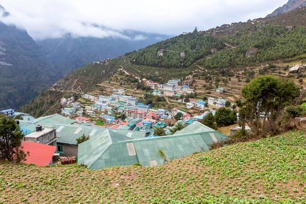 Namche Bazaar pueblo en el camino a Everest Base. Nepal . —  Fotos de Stock