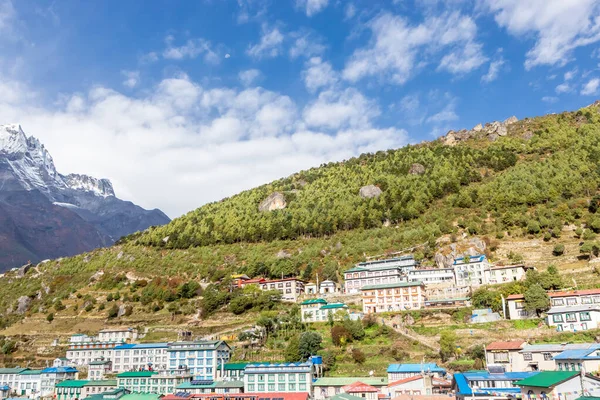 Namche Bazaar falu az Everest Bázis felé. Nepál. — Stock Fotó