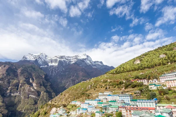 Namche Bazaar falu az Everest Bázis felé. Nepál. — Stock Fotó