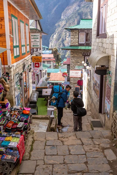 Namche Bazaar falu az Everest Bázis felé. Nepál. — Stock Fotó