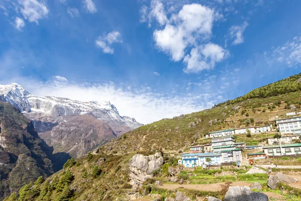 Деревня Намче Базар на пути к базе Эверест. Непал . — стоковое фото