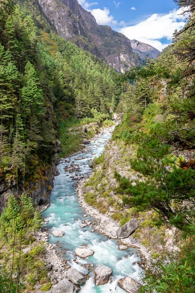 Everest, suspention bridge on the Everest Base Camp Trek, Himala — Stock Photo, Image