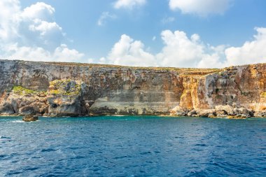 Comino Adası 'ndaki Mavi Göl - Malta