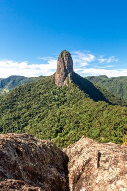 Pedra do Bau, Sao Bento do Sapucai, Brezilya 'daki kayalık dağ zirvesi. Güney Amerika.
