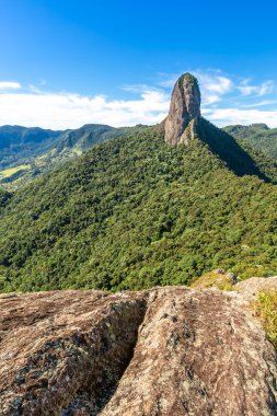 Pedra do Bau, Sao Bento do Sapucai, Brezilya 'daki kayalık dağ zirvesi. Güney Amerika.