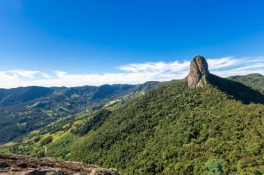 Pedra do Bau, Sao Bento do Sapucai, Brezilya 'daki kayalık dağ zirvesi. Güney Amerika.