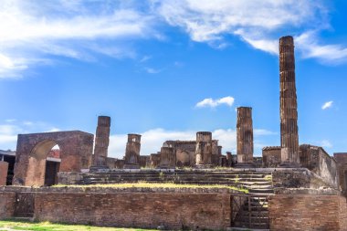 İtalya 'da Pompei, Apollo antik tapınağının kalıntıları bronz Apollo heykeli, Napoli.