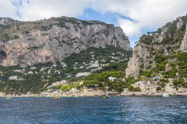 Capri Adası İtalya 'da güzel bir yaz gününde