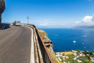 Capri Adası İtalya 'da güzel bir yaz gününde