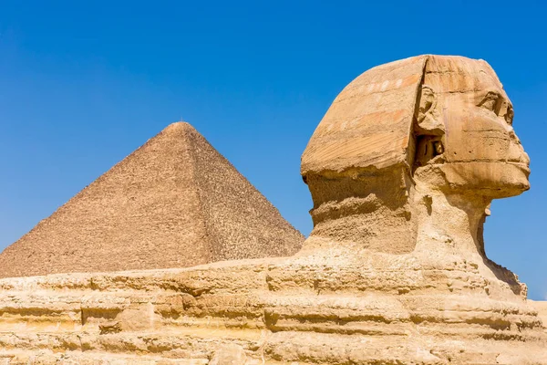 Esfinge Pirâmide Cairo Egito — Fotografia de Stock