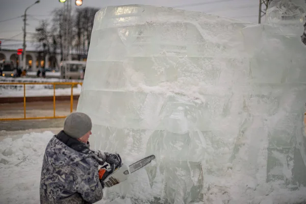 Concurso de dezembro de esculturas de gelo e neve dedicadas a Christm — Fotografia de Stock