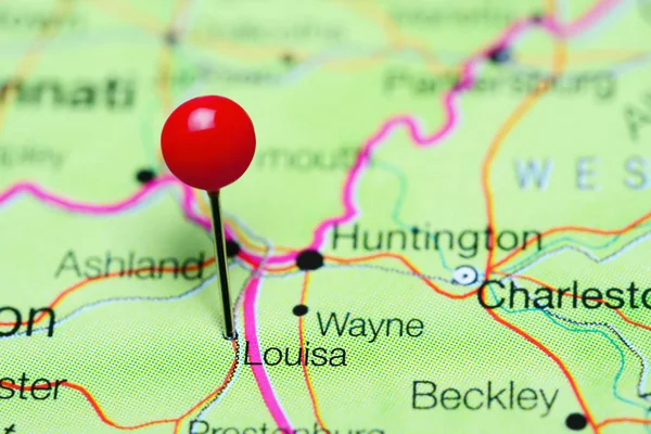 Louisa vastgemaakt op een kaart van Kentucky, Verenigde Staten — Stockfoto