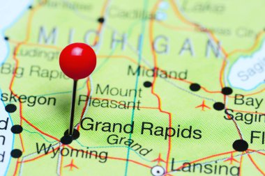 Grand Rapids, Michigan, ABD bir harita üzerinde sabitlenmiş