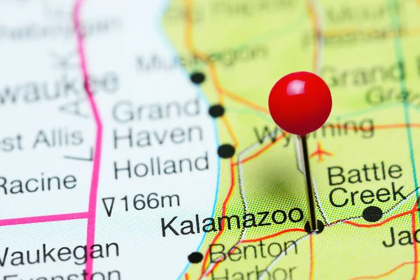 Kalamazoo Michigan, ABD bir harita üzerinde sabitlenmiş