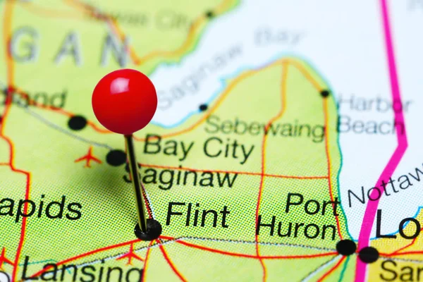 Flint Michigan, ABD bir harita üzerinde sabitlenmiş