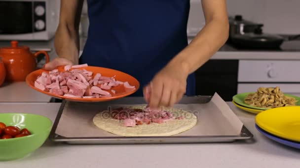 Создание рецепта пиццы часть 11 — стоковое видео