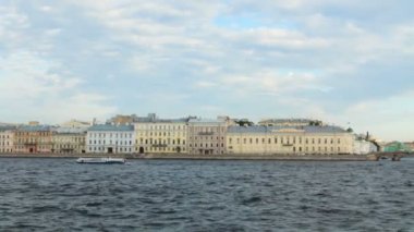 Neva Nehri'nden şehir panoraması Rusya St. Petersburg