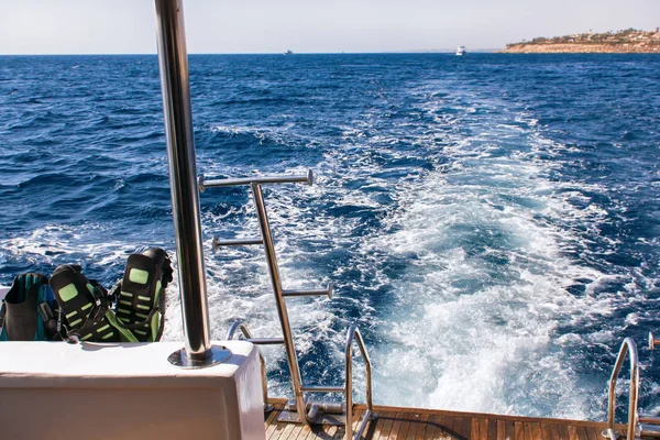 Gemi, tüplü dalış tekne için donatım.