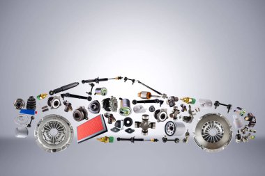 Binek otomobil alışveriş satış sonrası için yeni yedek otomatik yerinden toplandı.
