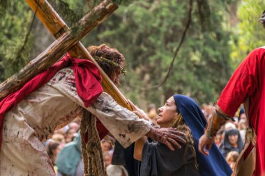 Claromeco, Buenos Aires, Arjantin - 26 Mart 2016: Claromeco, Buenos Aires, Arjantin 'de Via Crucis' in canlı temsilcisi