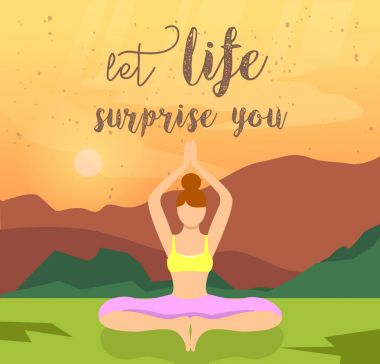 Yoga yapan bir kadın silueti.