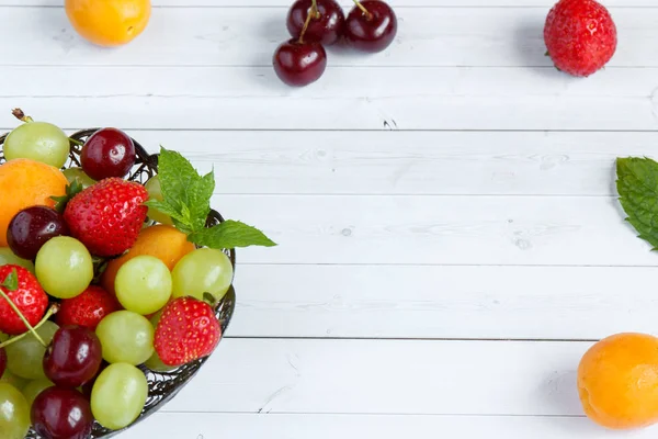 Frutas frescas misturadas Fundo. Foco seletivo e espaço de cópia . — Fotografia de Stock