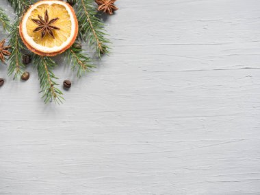 Noel arka plan narenciye meyve, portakal ve anasonu dilimleri ile soyut. Kopya alanı