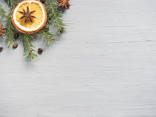 Noel arka plan narenciye meyve, portakal ve anasonu dilimleri ile soyut. Kopya alanı