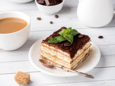 Tiramisu tatlı nane ve kahve Beyaz ahşap tablo