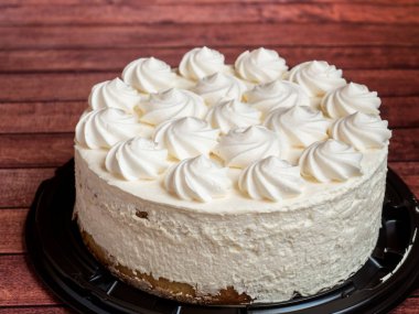 Lezzetli hafif dondurma pasta gül krema ile