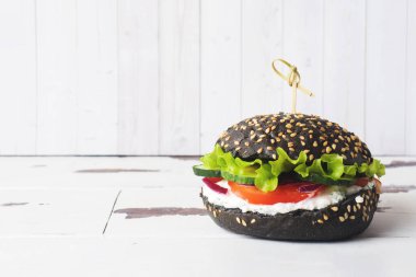 Süzme peynir krema ve sebze ile Vejetaryen Burger. Kopyalama alanı