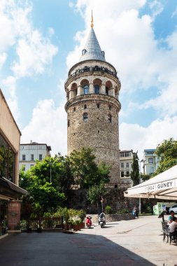 İstanbul, Türkiye - 05 Eylül 2019: İstanbul 'un tarihi merkezinde Galata Kulesi