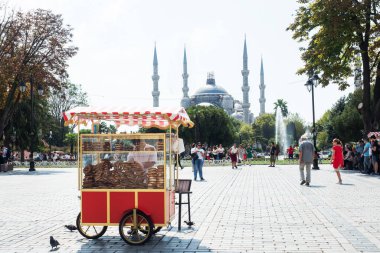 İstanbul, Türkiye - 05 Eylül 2019: Mavi Cami Sultanahmet Meydanı,