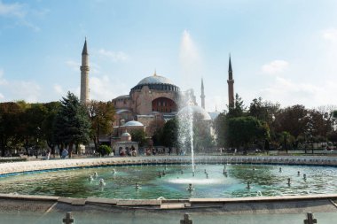 İstanbul, Türkiye - 05 Eylül 2019: Sultanahmet, İstanbul, Türkiye 'deki Ayasofya Camisi