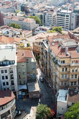 İstanbul, Türkiye - 05 Eylül 2019: İstanbul 'un tarihi merkezinin panoramik görünümü, İstanbul Boğazı' nın kıyısında mimari