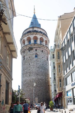İstanbul, Türkiye - 05 Eylül 2019: İstanbul 'un tarihi merkezinde Galata Kulesi