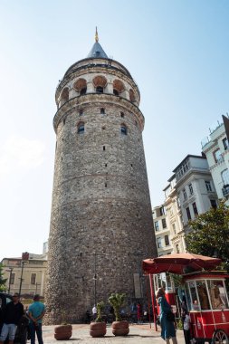 İstanbul, Türkiye - 05 Eylül 2019: İstanbul 'un tarihi merkezinde Galata Kulesi