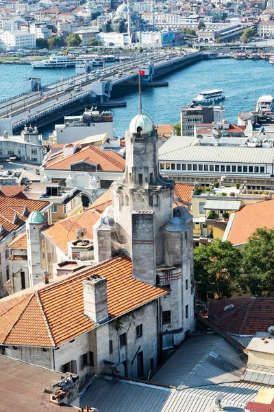 土耳其伊斯坦布尔 2019年9月5日 伊斯坦布尔历史中心的全景 博斯普鲁斯海峡两岸的建筑 — 图库照片
