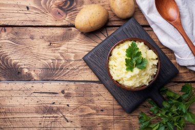 Ev yapımı kremalı patates püresi ve maydanozlu fotokopi alanı