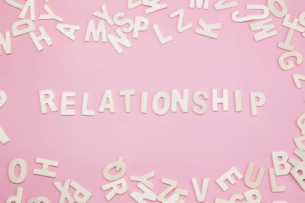 Ordenar letras Relación en rosa . —  Fotos de Stock