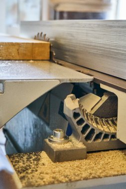 Daire testere ile Kesme Makinası