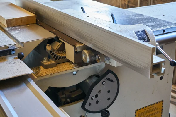 Cut machine with circular saw — Stockfoto