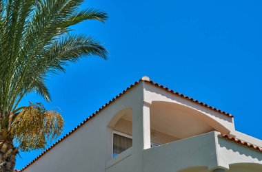 Otel balkonlu deniz Binası